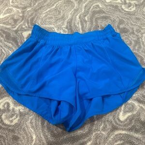 !! Lululemon Hotty Hot shorts 2.5” inseam, color:poolside blue color, size:2 !!